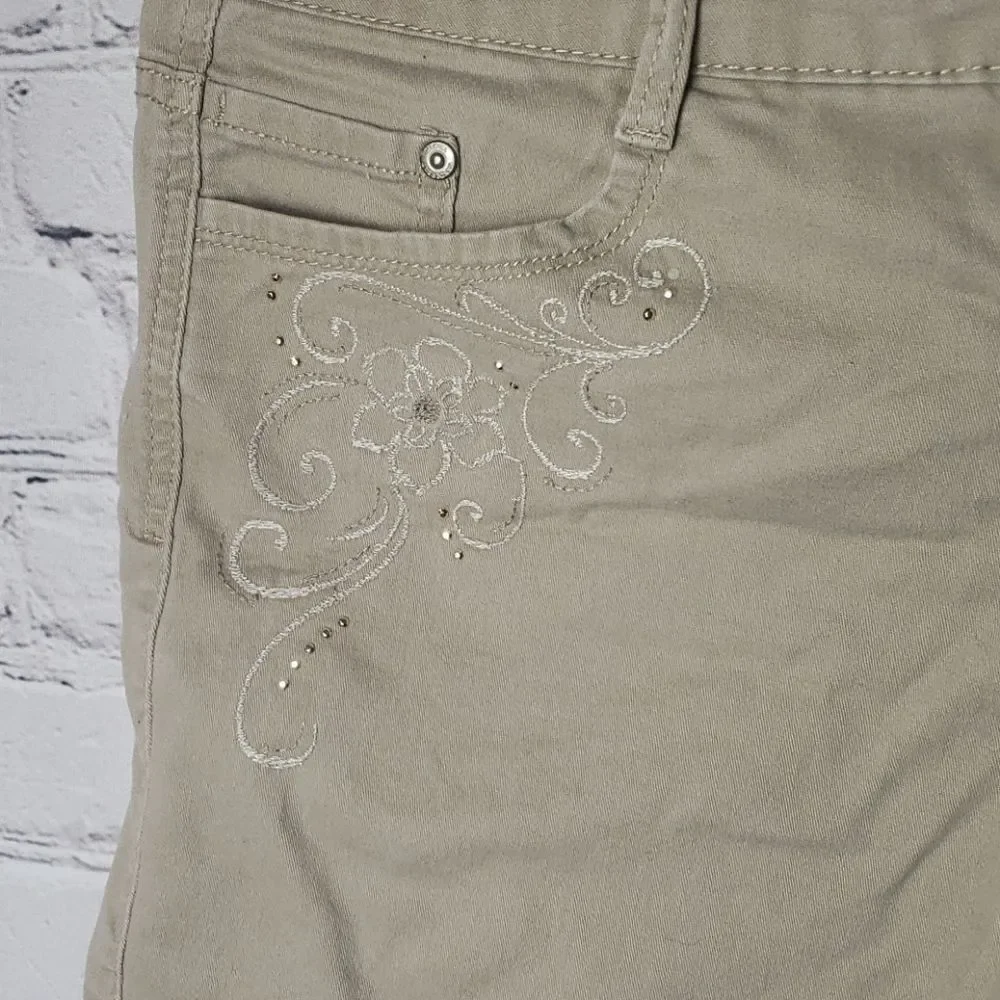 Gloria Vanderbilt Shorts‎